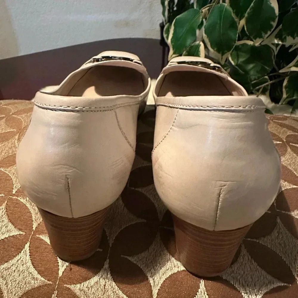Salvatore Ferragamo cream pumps size 8 2A - Picture 4 of 10